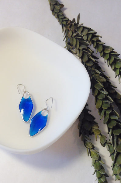 VERRE BLUE GLASS DIAMOND-SHAPE earrings